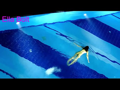 ❤️ Hindi ko mapigilang panoorin, ang batang blonde ay nahuling lumalangoy nang hubo't hubad sa ELLA BOLT resort pool Porno sa amin tl.porno24-7.ru ️❤